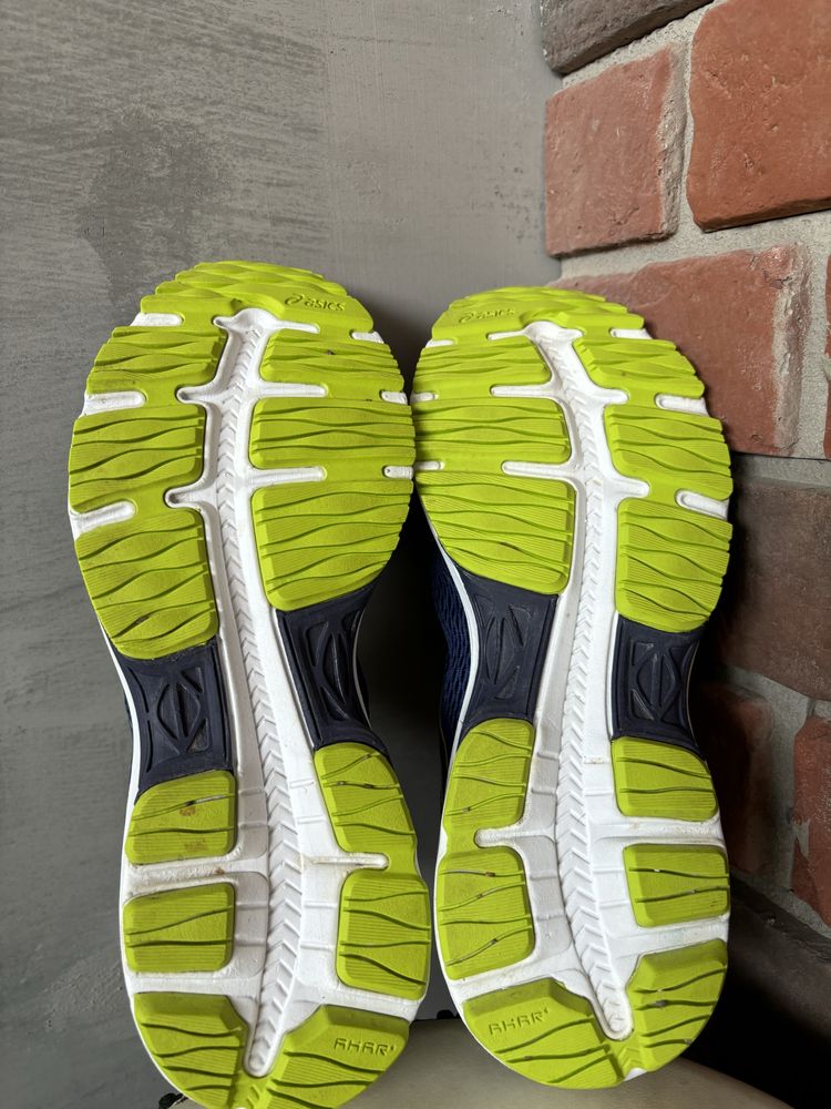 Asics Gel-Cumulus 19