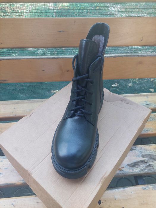 Черевики жіночі зимові 37р.