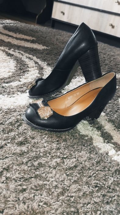 Нові туфлі    37р