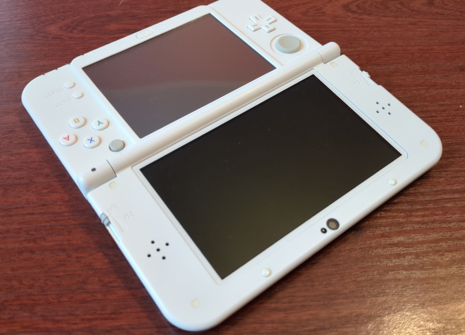 Biała konsolka Nintendo New 3DS XL mod Luma