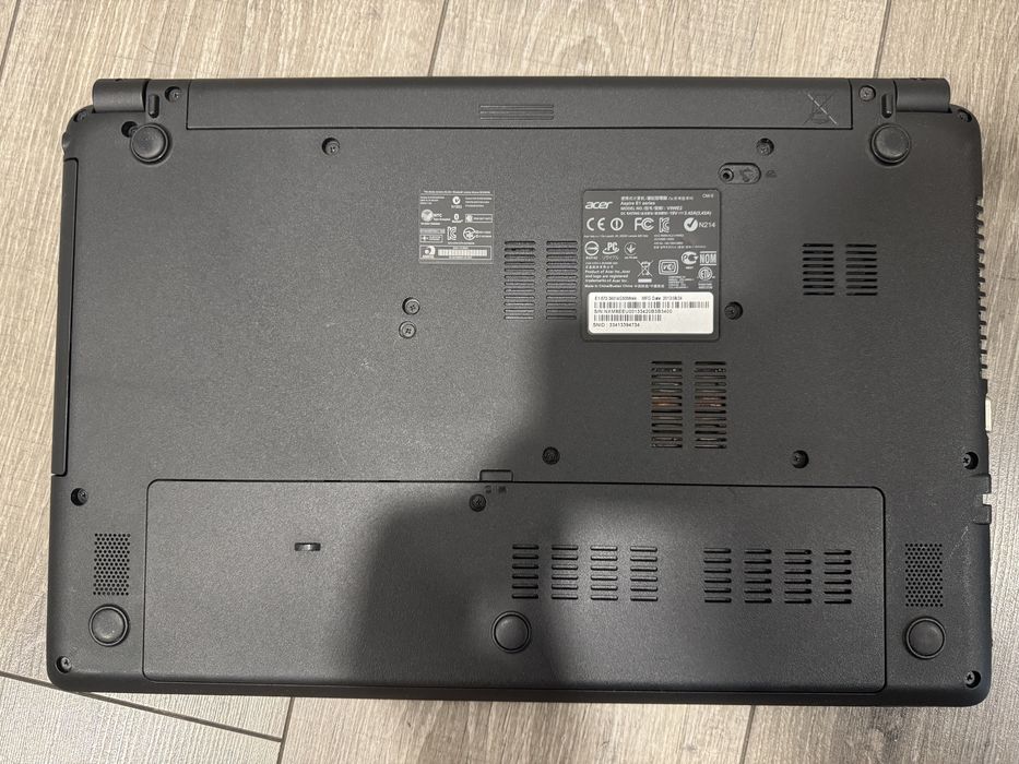 Ноутбук Acer. I3, 8Gb, нова SSD128Gb, налаштований, батарея.