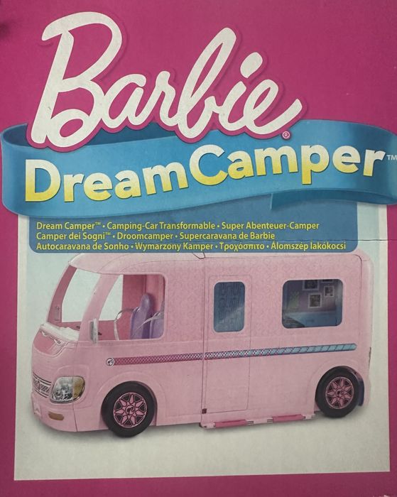 Zestaw Barbie – Kamper DreamCamper + ponad 30 lalek + akcesoria!