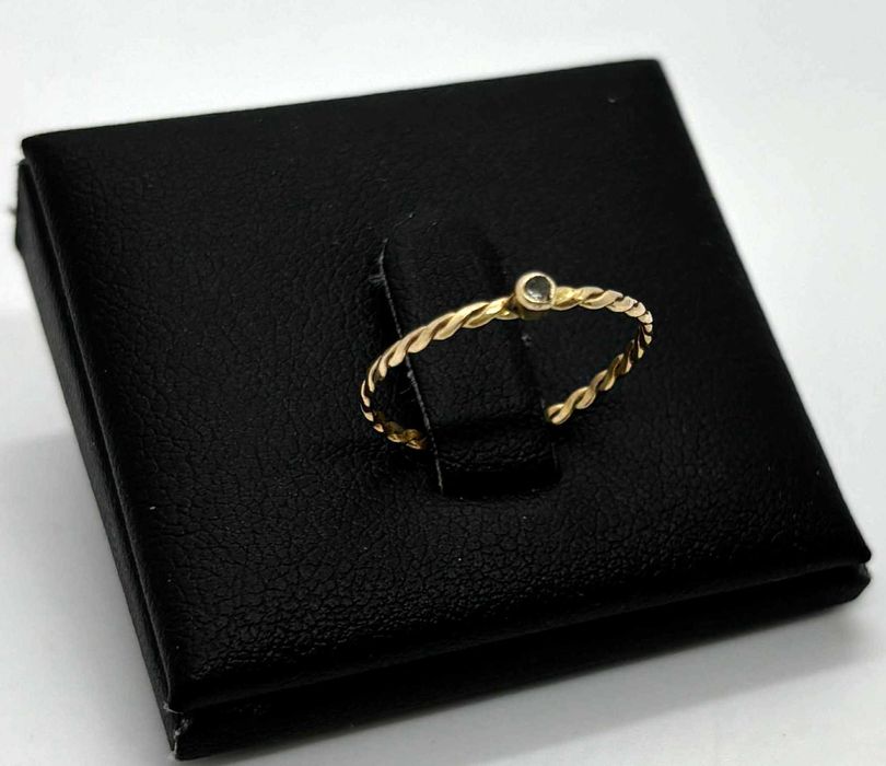 Złoty Delikatny Pierścionek pr. 585 0,5g