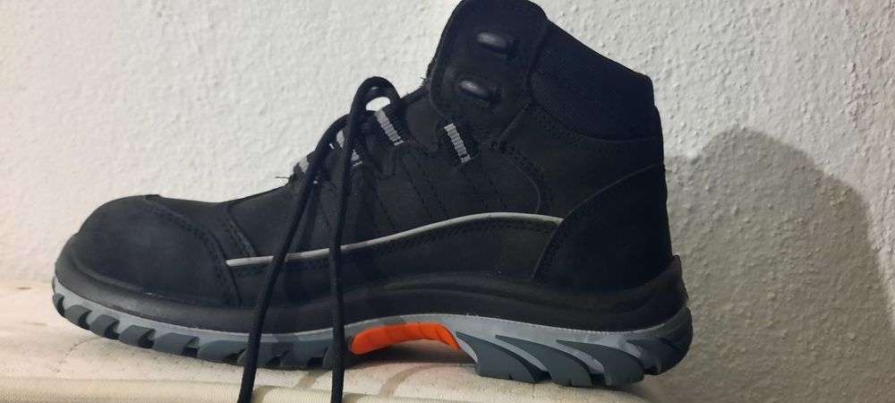 Calçado de Segurança Safetix n 42 (Material Novo)