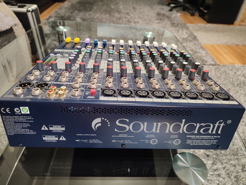 Продается микшер soundcraft EF x8