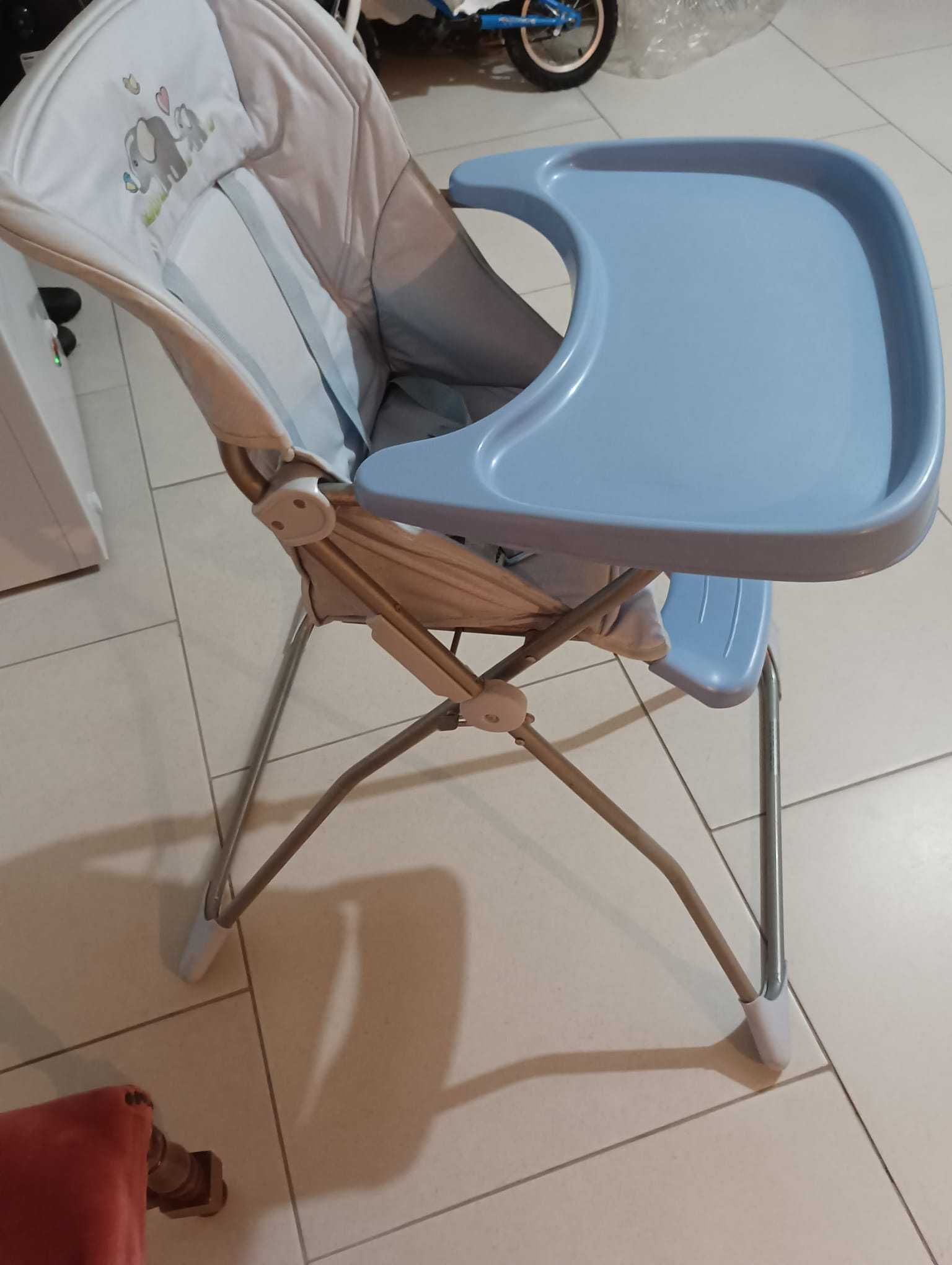Cadeira de refeição para bebê