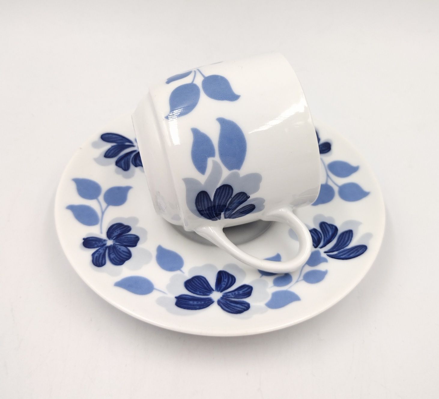 Włoska porcelana Richard Ginori filiżanka mokki vintage kwiaty retro