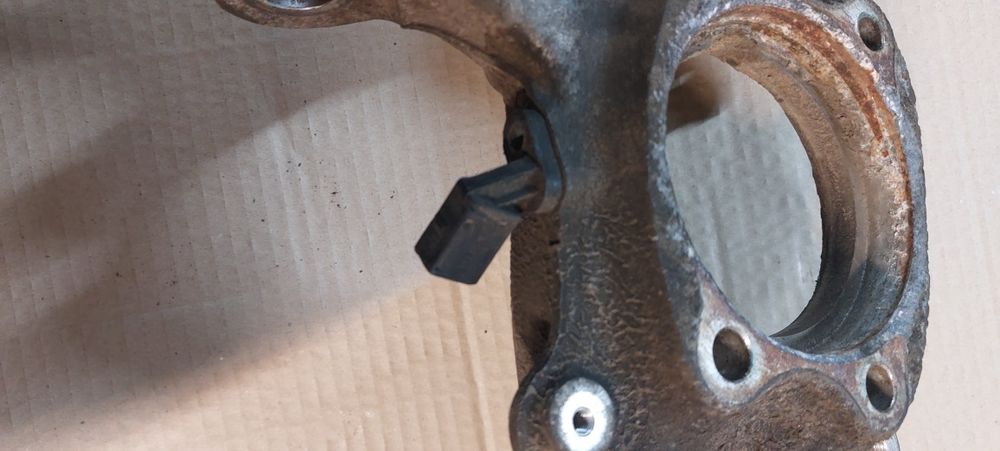 Цапфа,кулак Audi a4 b8