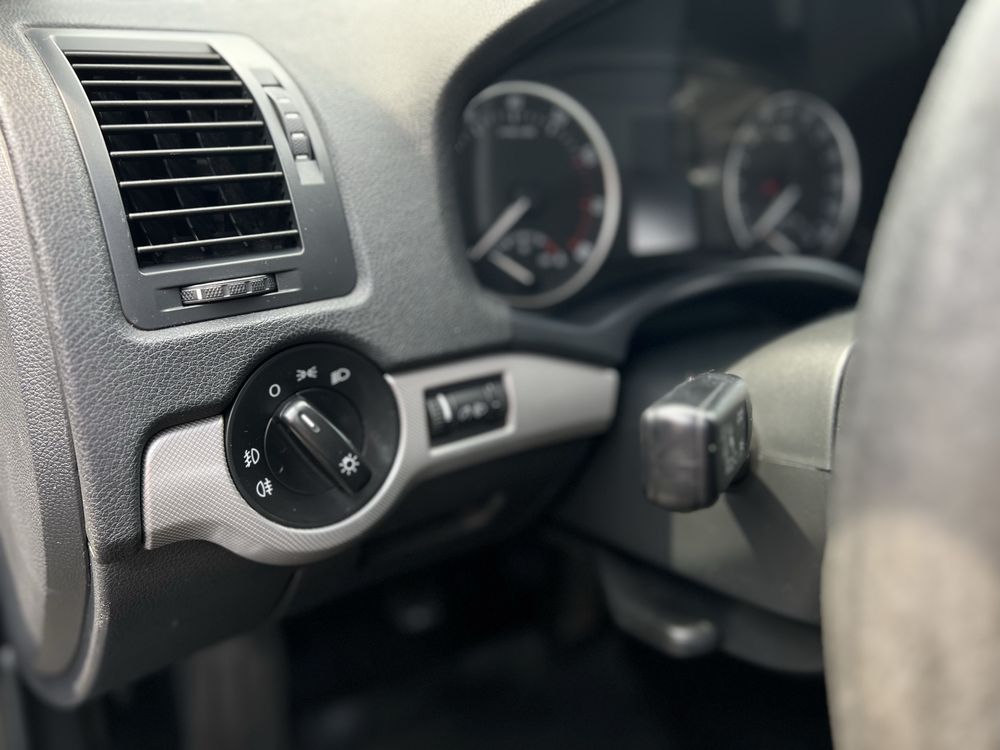 Skoda octavia (a5) 10.2011 року MPI 1.6  газ/бензин