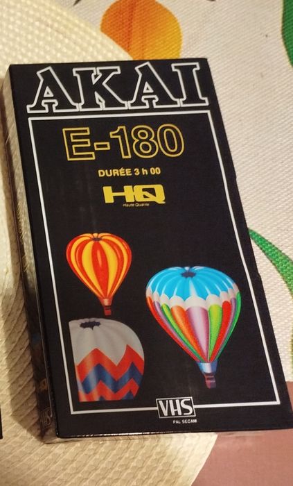 Kaseta VHS AKAI 180min w folii