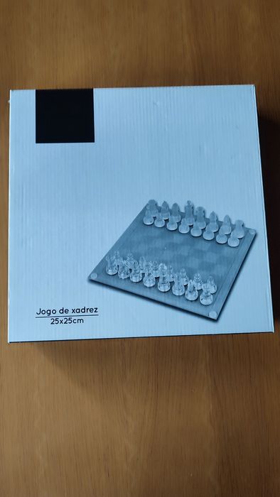 Conjunto de xadrez de vidro  novo nunca usado
O