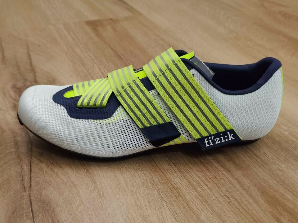 Sapatos de estrada Fizik Vento Powerstrap Aeroweave Carbon Movistar