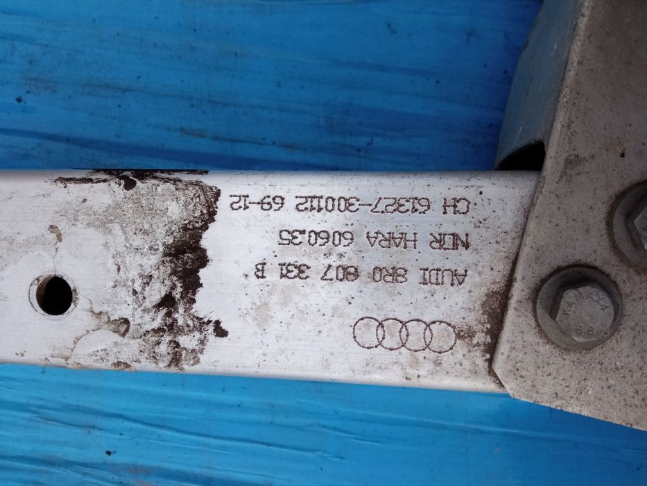 Belka zderzaka tył Audi Q5