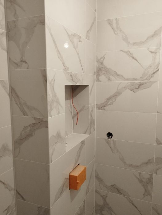 Строитель плиточник