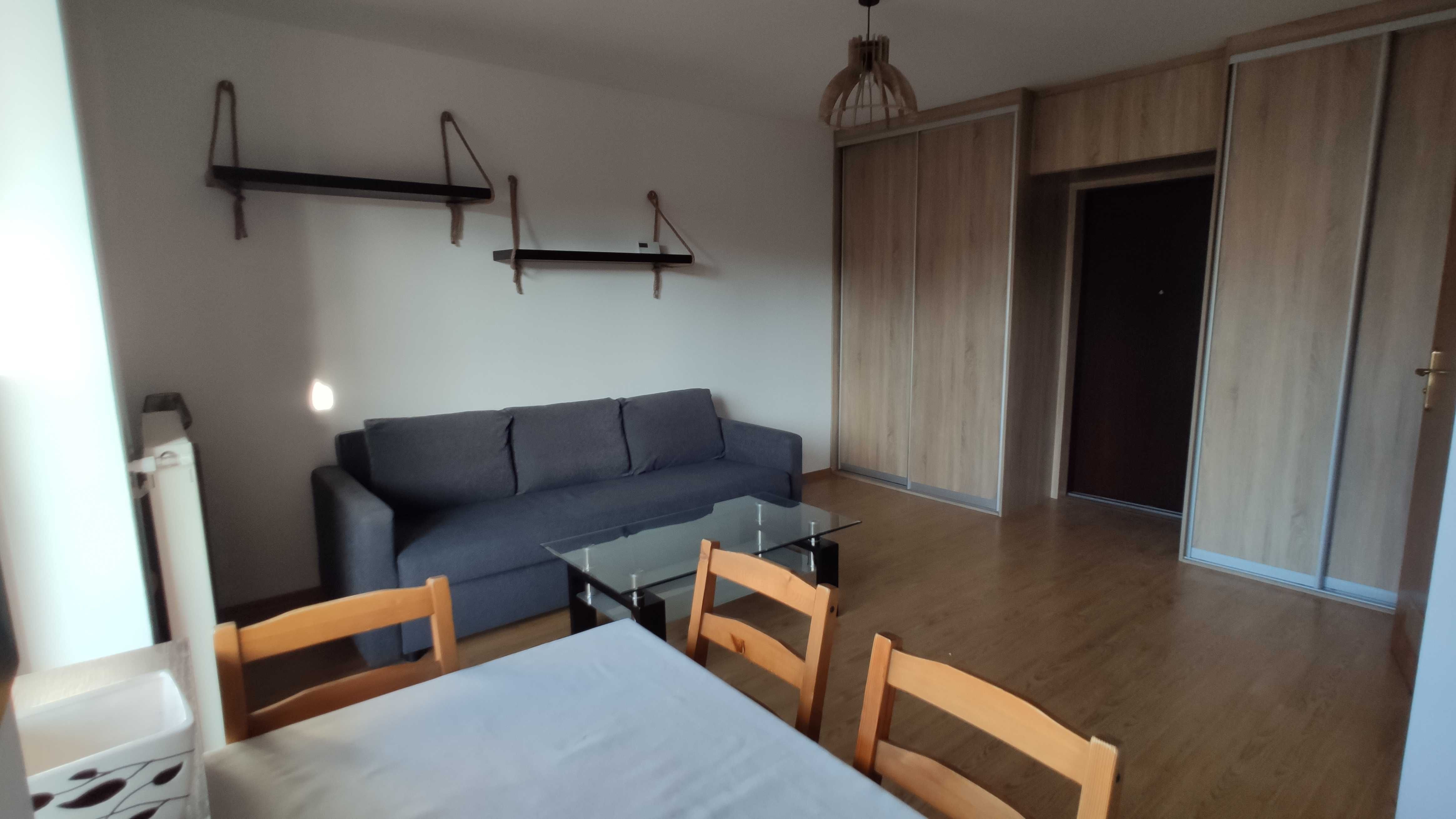 Kraków Kliny | kawalerka na wynajem | balkon z widokiem na park