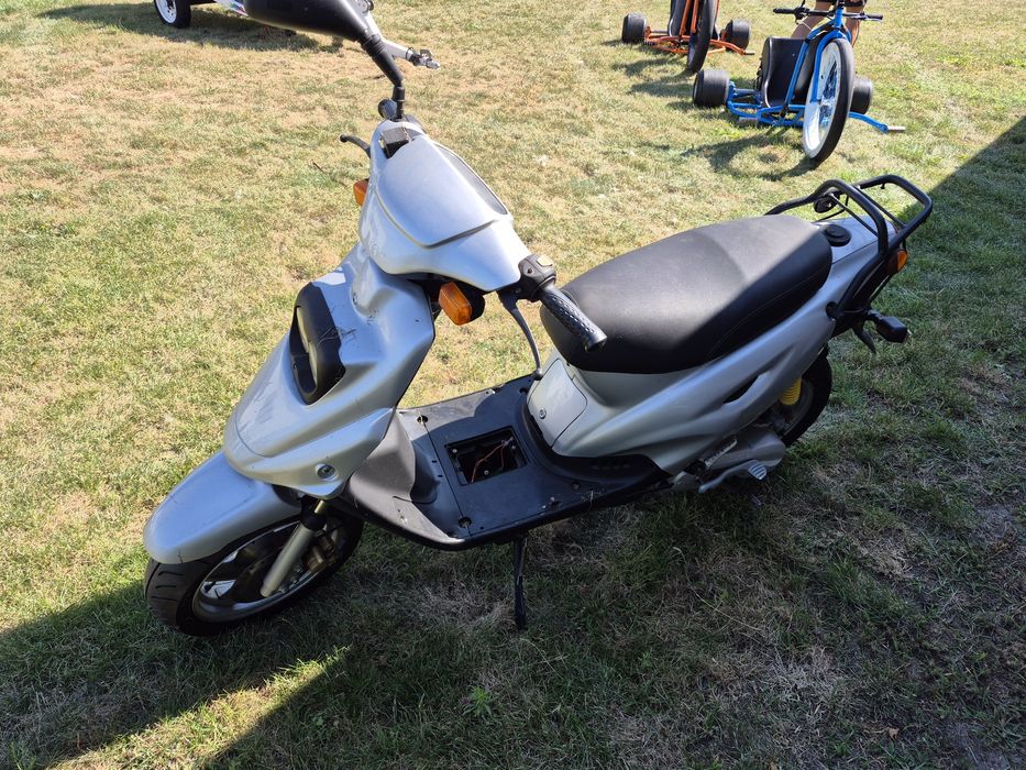 Skuter  cpi ( uszkodzony )