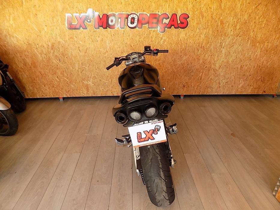Suzuki GSR 600 para peças.
