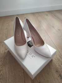 Ślubne buty w kolorze białej perły (37 rozm.)