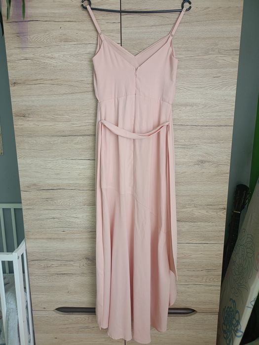 Długa letnia sukienka na ramiączkach maxi na wesele chrzciny komunia