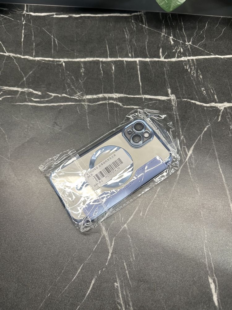 Skórzane etui z klapką na karty bankomatowe i MagSafe iPhone 14