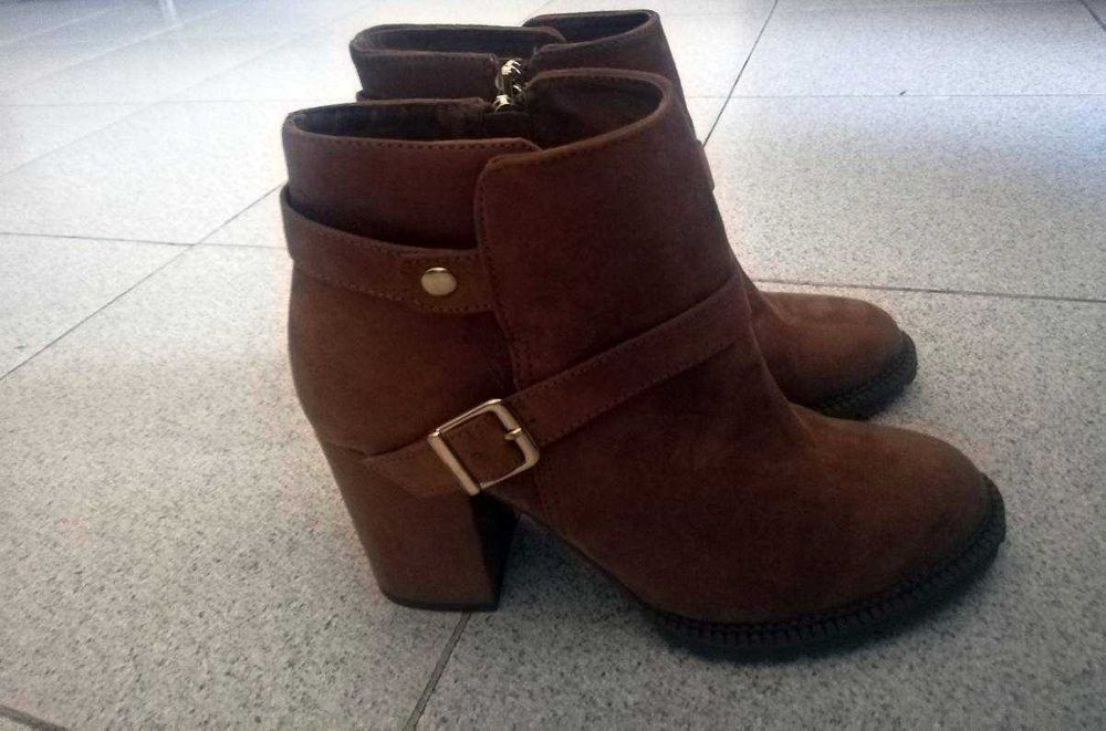 Botas Bershka tamanho 38
