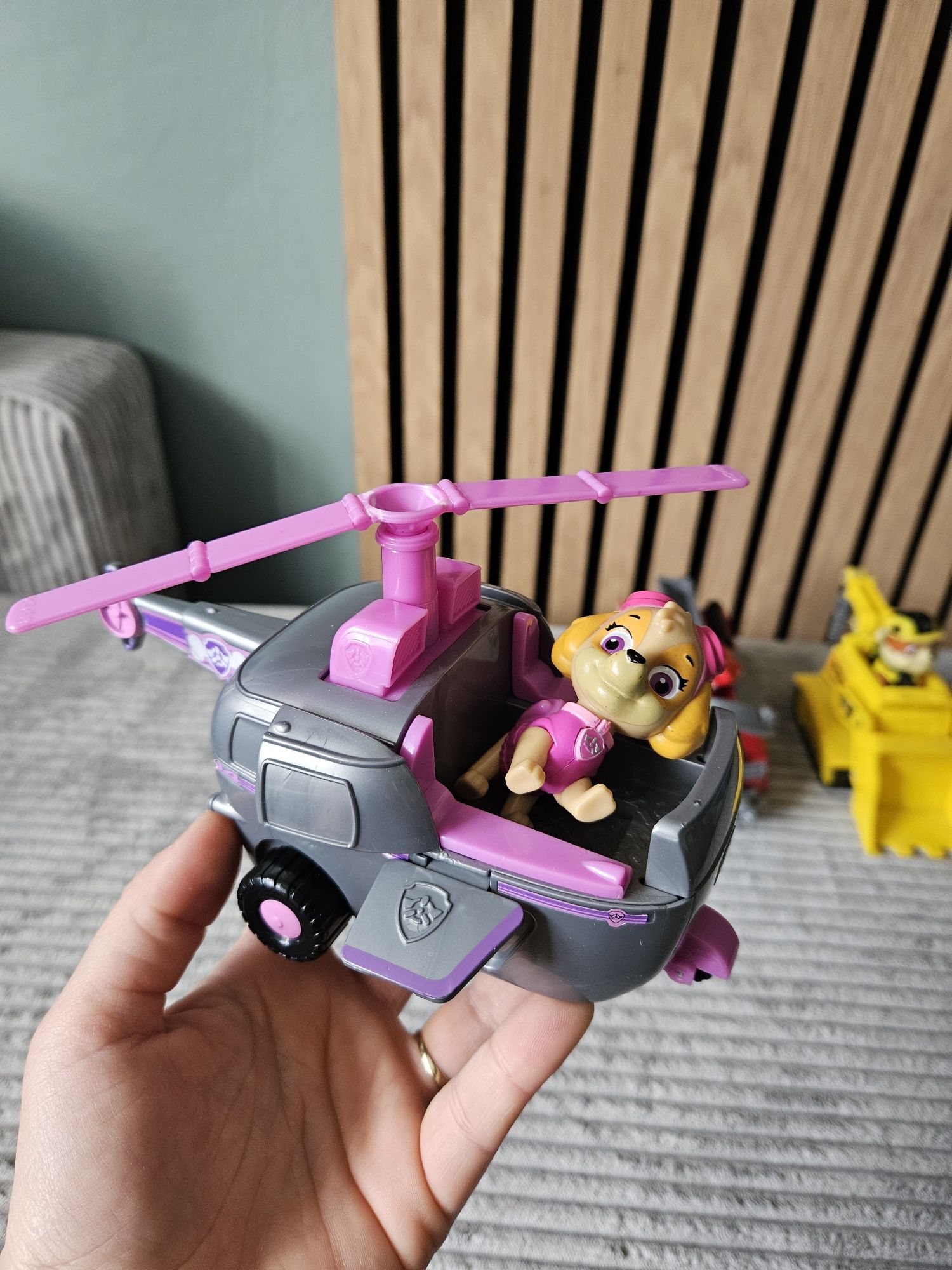 Skye marshall rubble pojazdy psi patrol