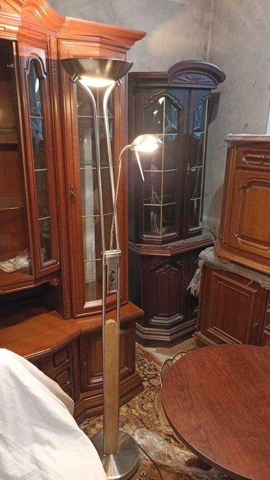 підвесні абажури напольні лампи