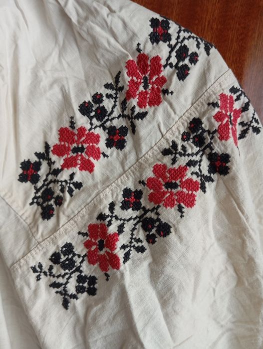 Плаття вишите старинне