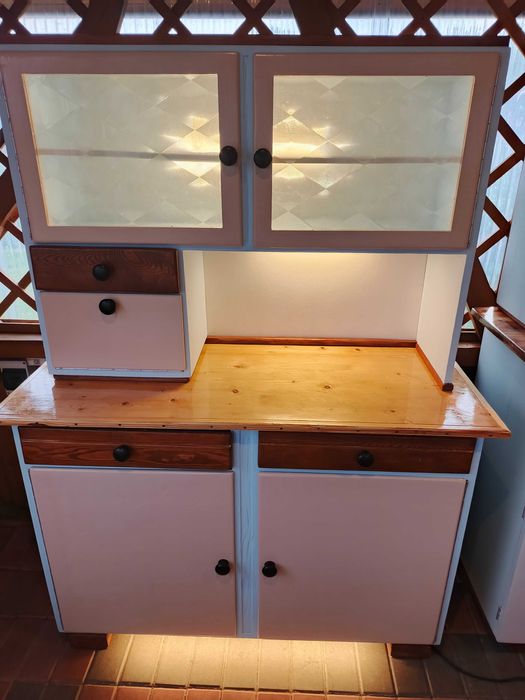 Kredens  babciny, PRL