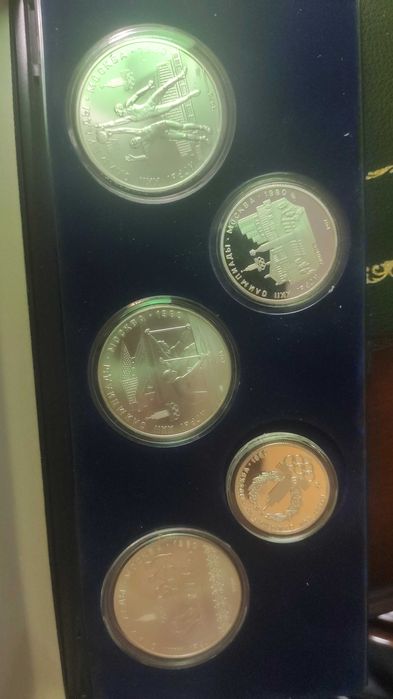 набор монет Олимпиада Москва 1980г. серебро 125гр фирменный футляр UNC