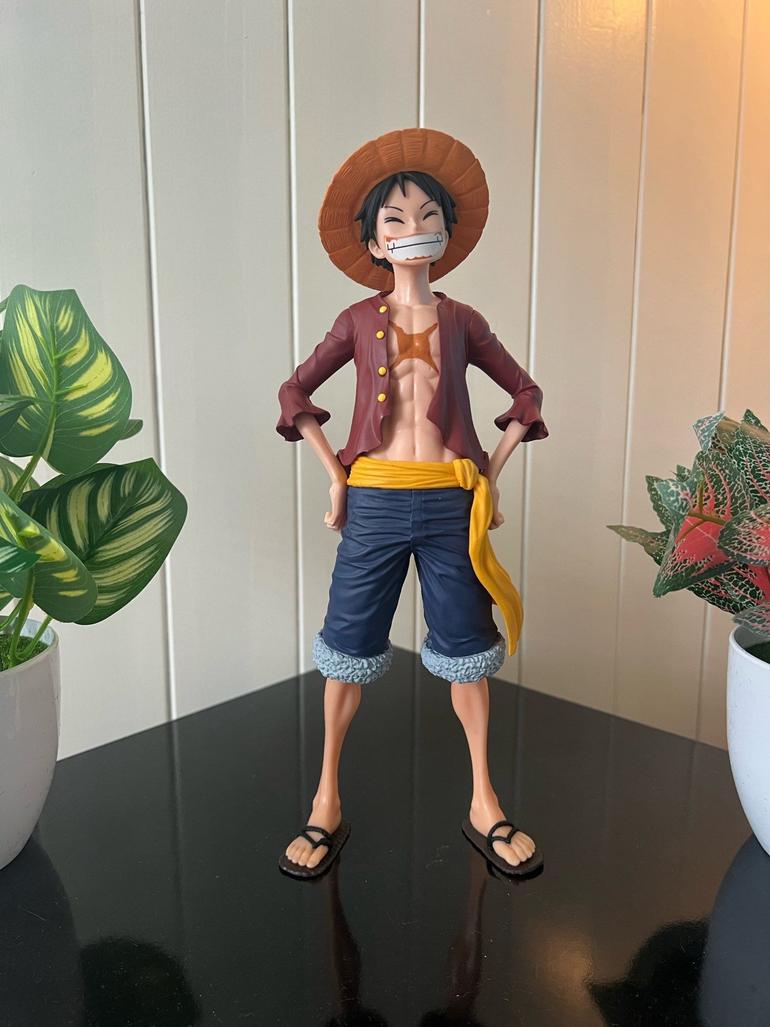 Figura pvc colecionavel - one peace - Luffy - 28cms