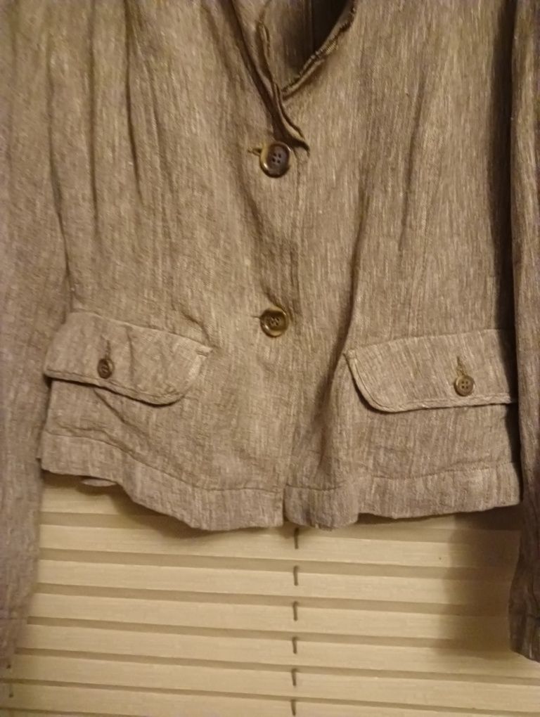 Lekki beżowy stylowy lniany zakiecik