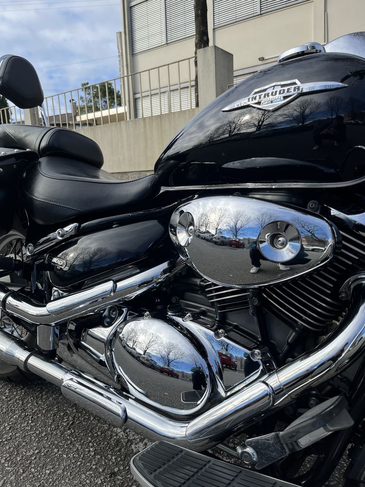 Suzuki intruder 800