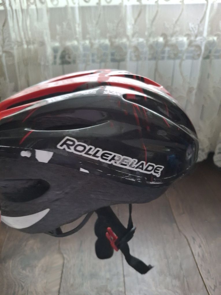 Rollerbladе шолом. Об'єм голови 54-59см.