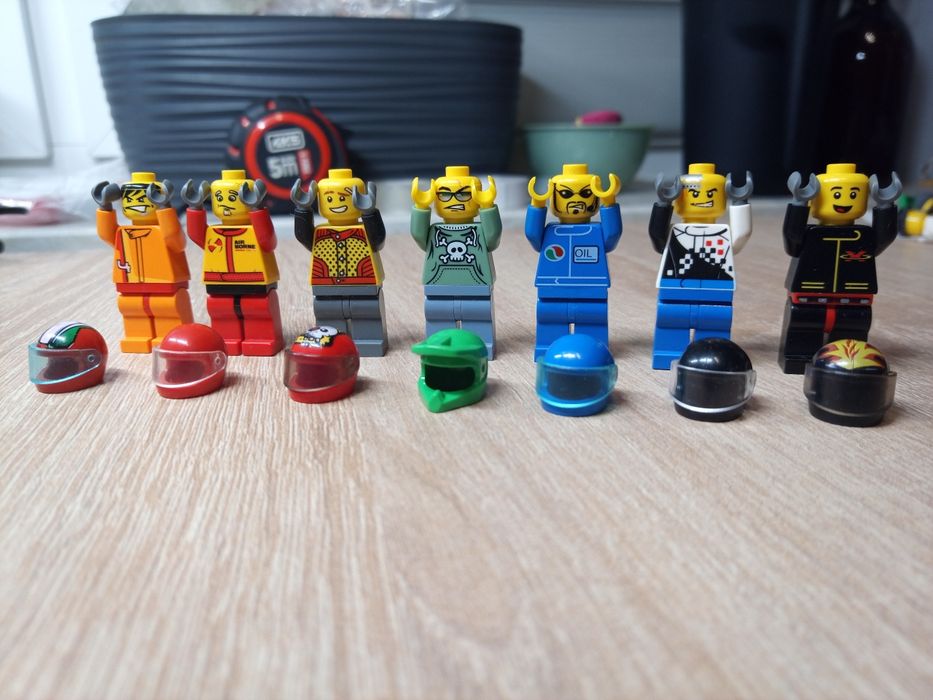 LEGO minifigurki Kierowcy Rajdowcy Kaskaderzy mix