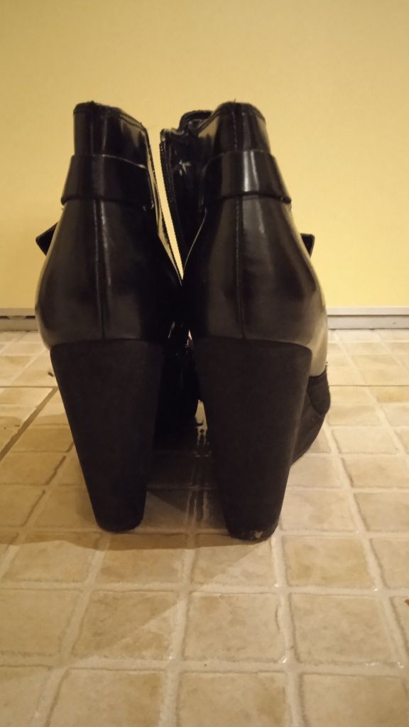 Kozaki czarne Clarks 39 jak nowe