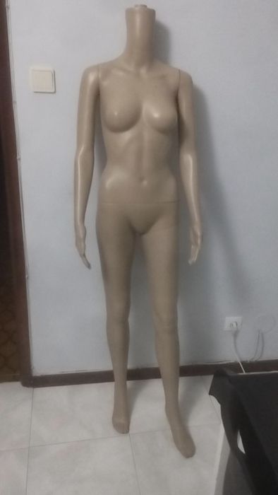 Manequim feminino desmontável