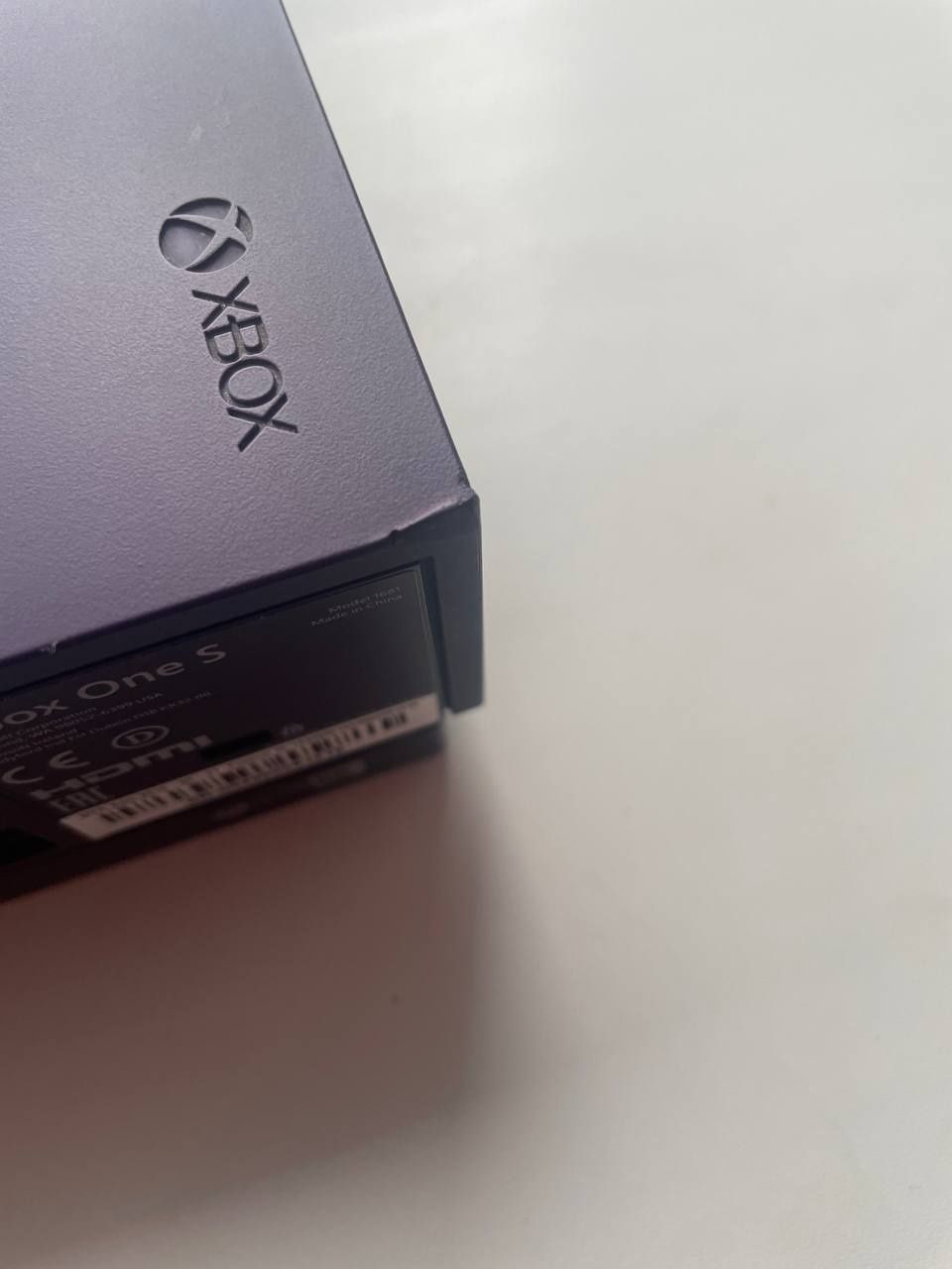 Xbox One S 1TB + 2 оригінальні геймпади + Ігри