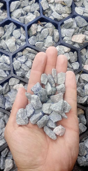 Piasek, grys, kamień , żwir, kruszywa, kostka brukowa, gruz, podsypka.