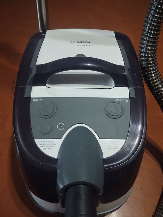 Продам пилосос миючий з аквафільтром Bosch BWD41740.