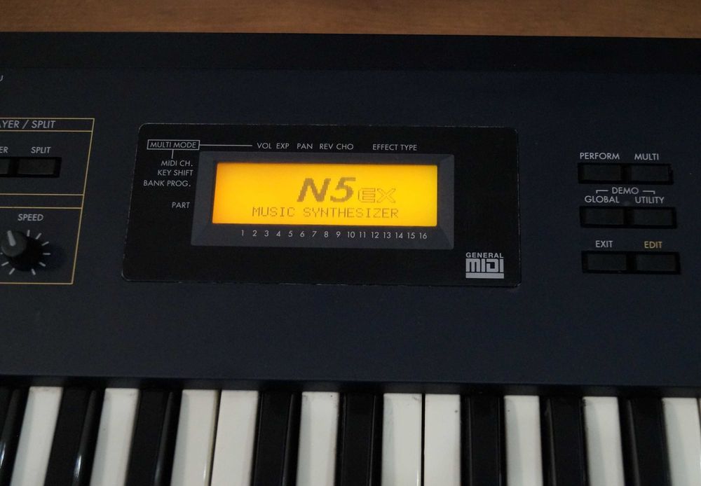 Музичний сінтезатор  KORG N5ex