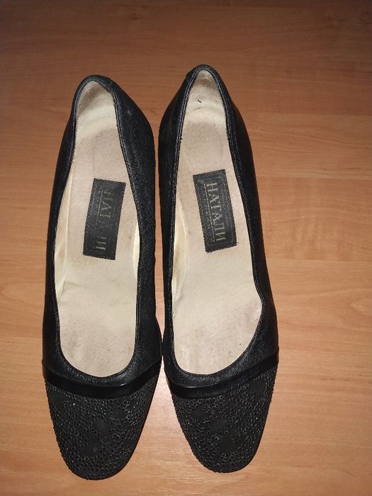 Продам туфлі відмінний стан 39 розмір ціна-450 грн