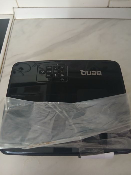 Продам проектор BenQ