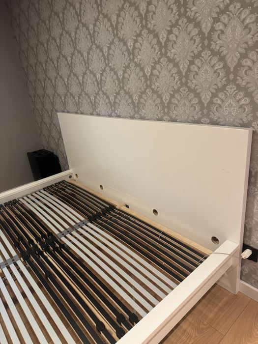 Białe zadbane łóżko Ikea Malm 180x200 + stelaż + 2 szuflady