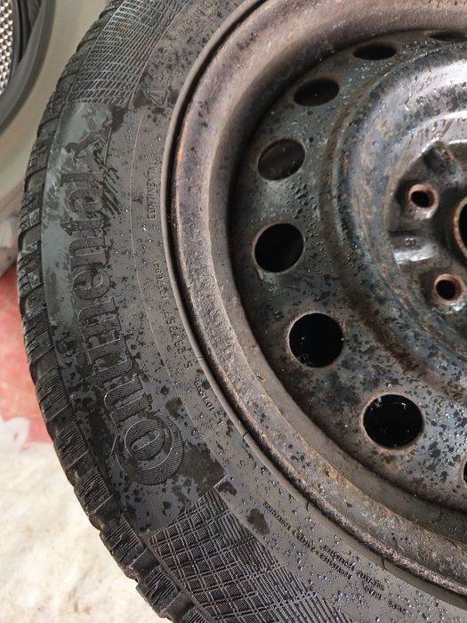 Opony zimowe Continental 205/55/R 16 z felgami gratis 2 sztuki