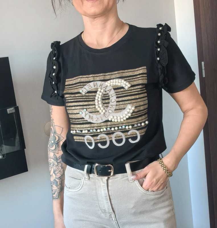 Czarny t-shirt z złotym nadrukiem Coco i perełkami, krótki rękaw, S,36
