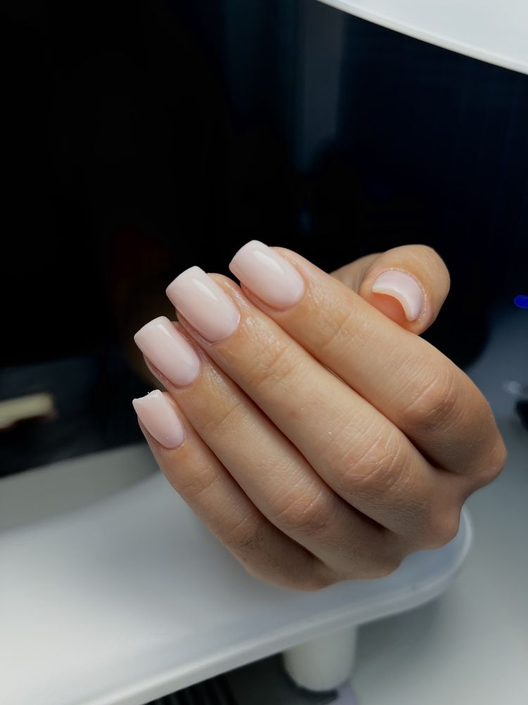 Manicure hybrydowy w atrakcyjnej cenie, sterylnie!