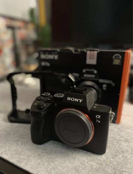 Sony A7III - Corpo & Cage + Acessórios