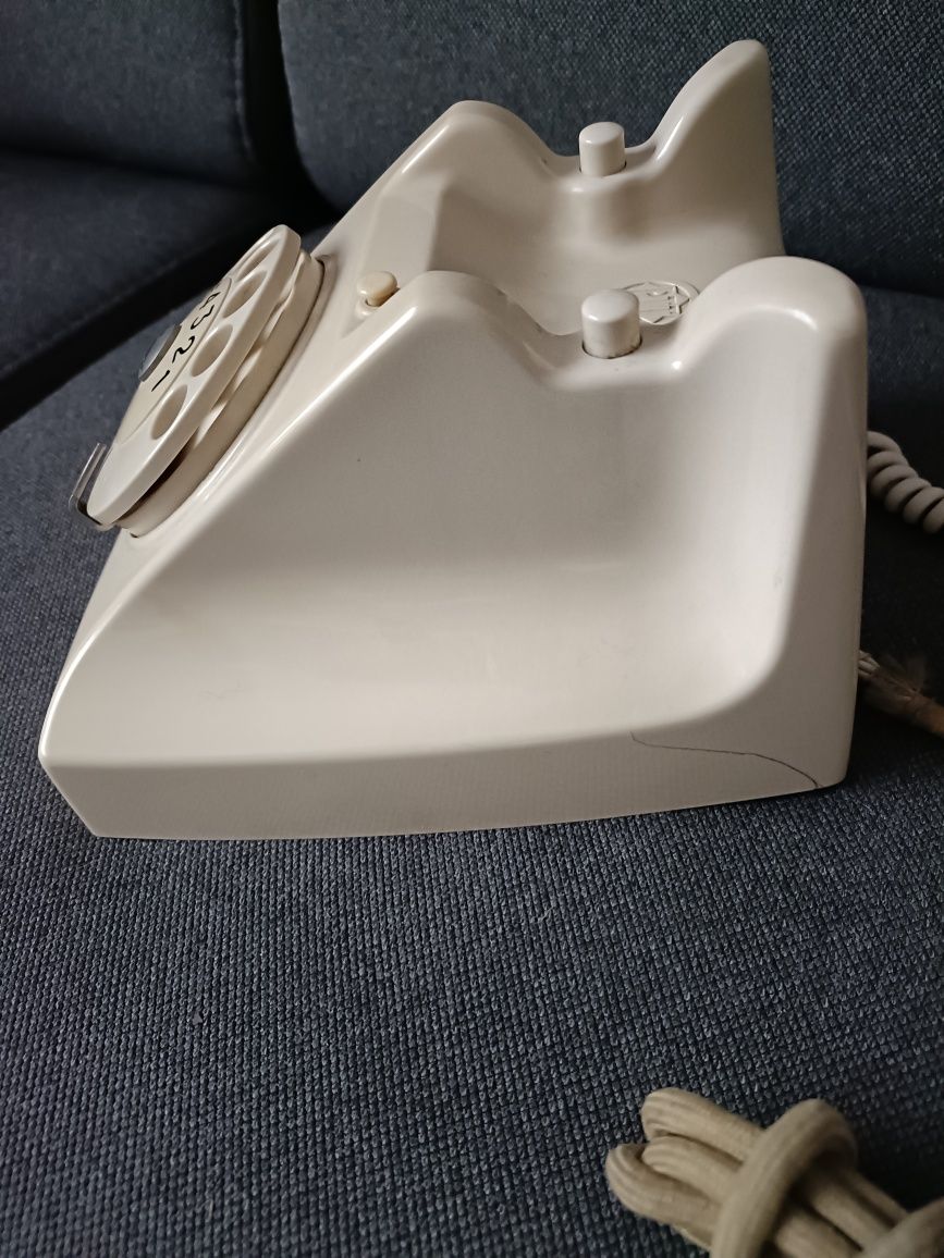 Telefon z bakelitu Ericsson 61 rok