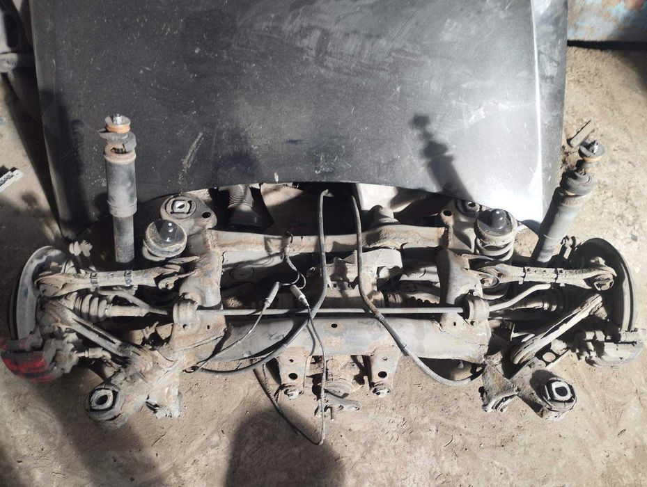 BMW E-90 запчастина б/у